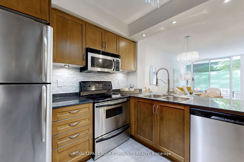  111 - 28 William Carson Cres  Toronto, M2P 2H1 | Image 11