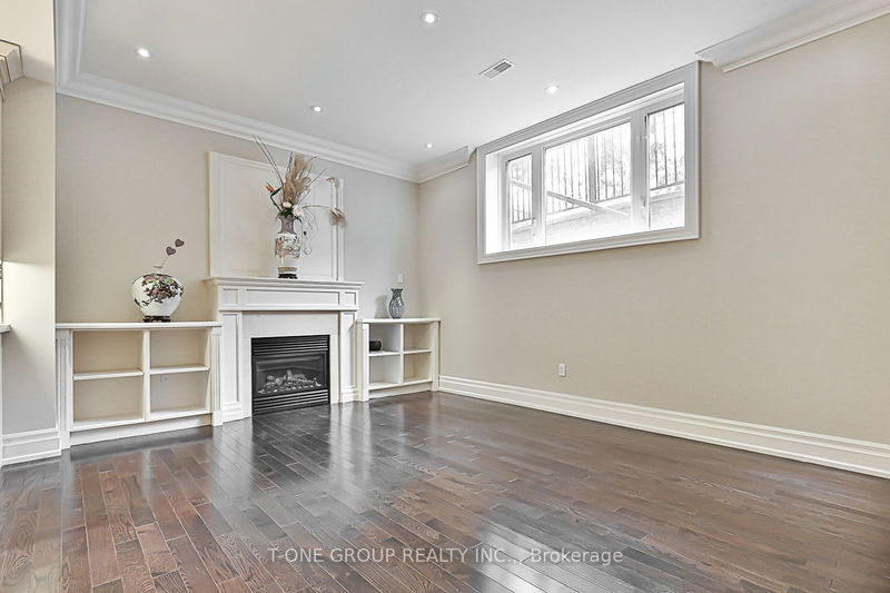 49 Pheasant Rd  Toronto, M2M 3H1 | Image 34