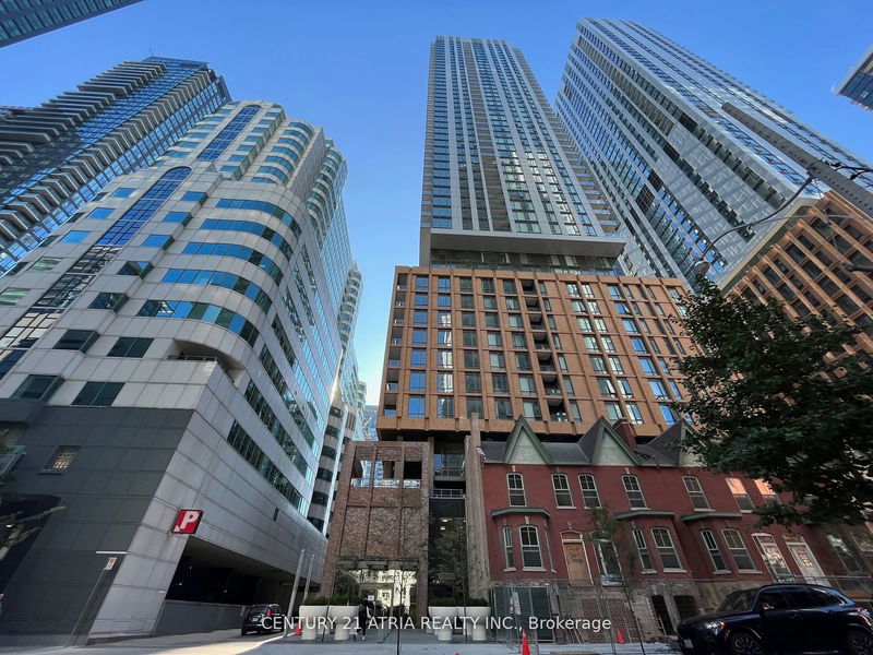 home for lease on 2708-8 widmer Street