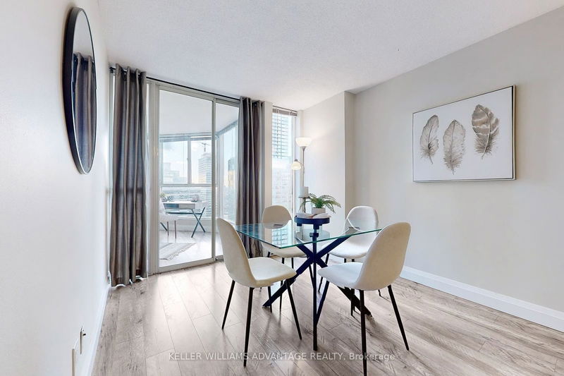  2306 - 55 Centre Ave  Toronto, M5G 1R4 | Image 12