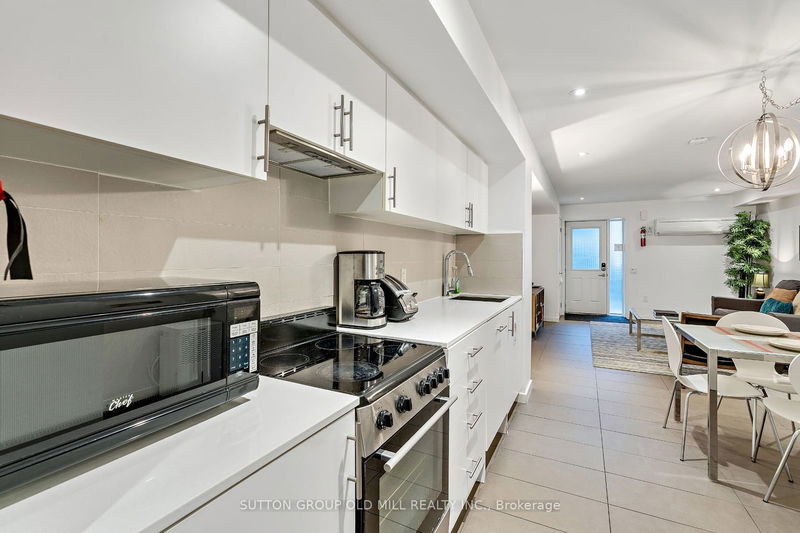 253 Roxton Rd  Toronto, M6G 3R1 | Image 33