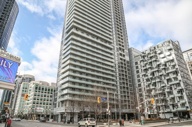 405 - 300 Front Street