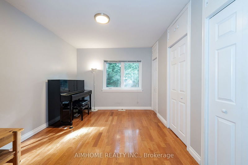 39 Addison Cres  Toronto, M3B 1K7 | Image 13