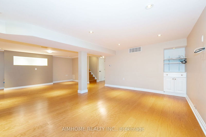 39 Addison Cres  Toronto, M3B 1K7 | Image 23