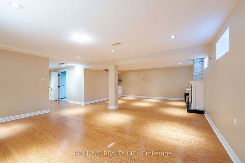 39 Addison Cres  Toronto, M3B 1K7 | Image 24