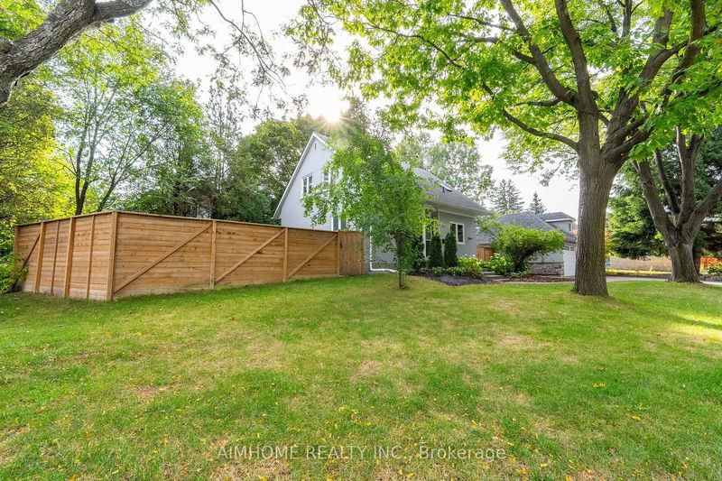 39 Addison Cres  Toronto, M3B 1K7 | Image 3