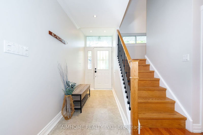 39 Addison Cres  Toronto, M3B 1K7 | Image 9