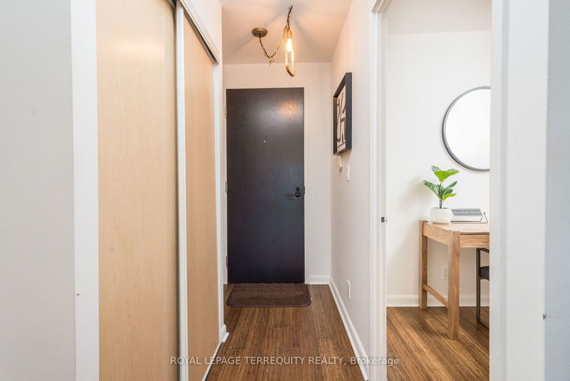  509 - 1 Shaw St  Toronto, M6K 0A1 | Image 5