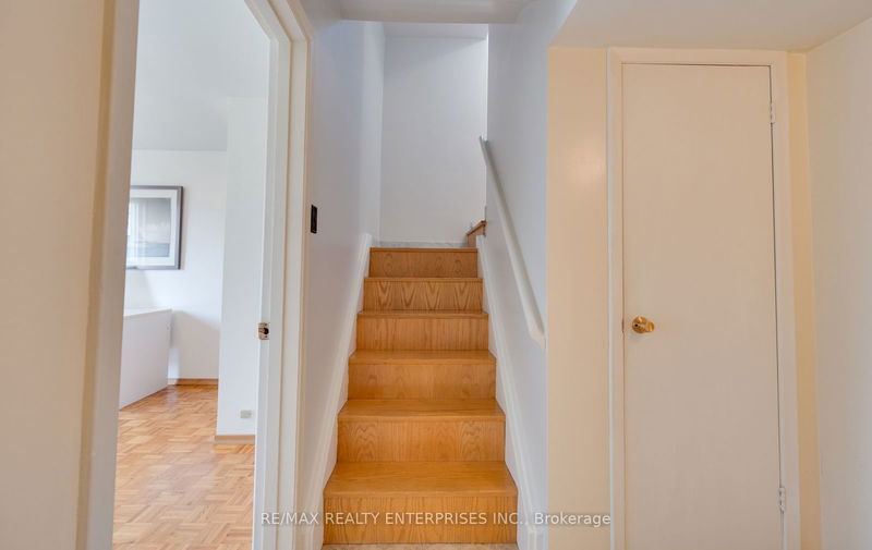 54 Pinebrook Ave  Toronto, M4A 1Z2 | Image 23