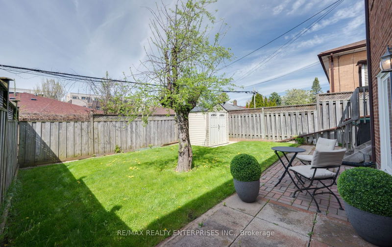 54 Pinebrook Ave  Toronto, M4A 1Z2 | Image 37