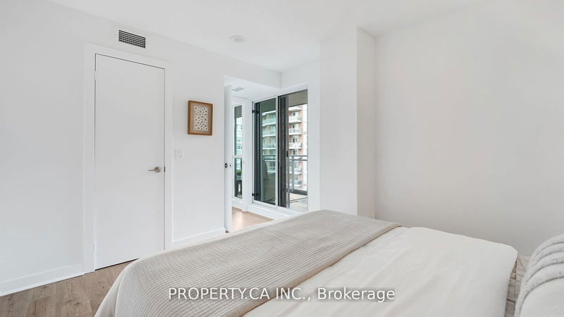  811 - 100 Western Battery Rd  Toronto, M6K 3S2 | Image 17