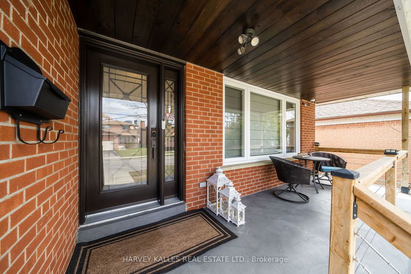 33 Madawaska Ave  Toronto, M2M 2R1 | Image 3