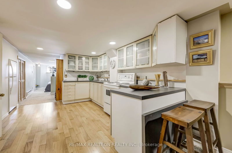 344 St Germain Ave  Toronto, M5M 1W5 | Image 12