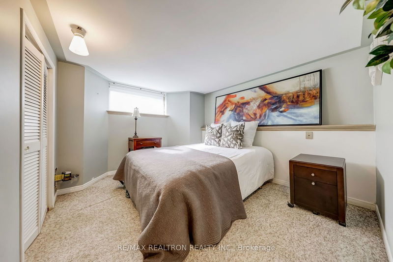 344 St Germain Ave  Toronto, M5M 1W5 | Image 13