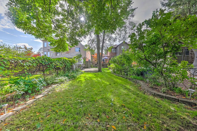 344 St Germain Ave  Toronto, M5M 1W5 | Image 18