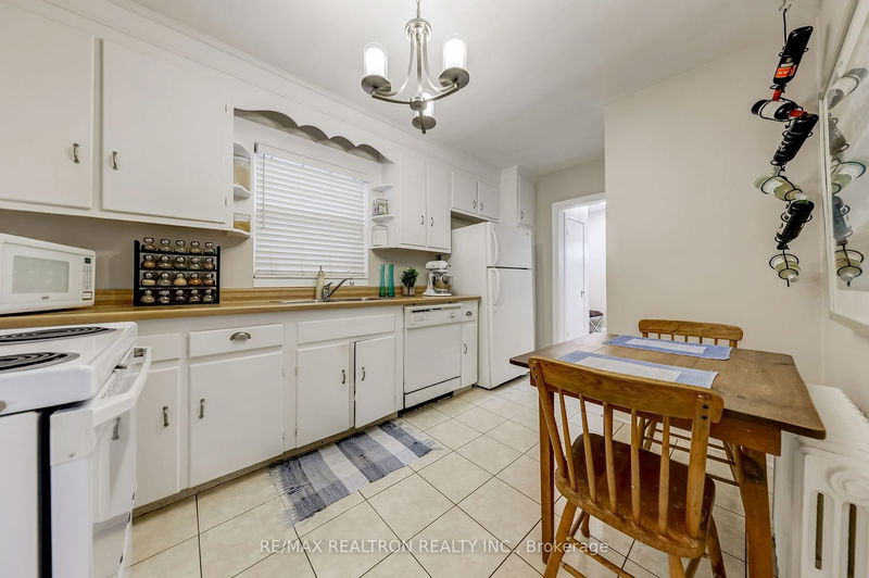 344 St Germain Ave  Toronto, M5M 1W5 | Image 6