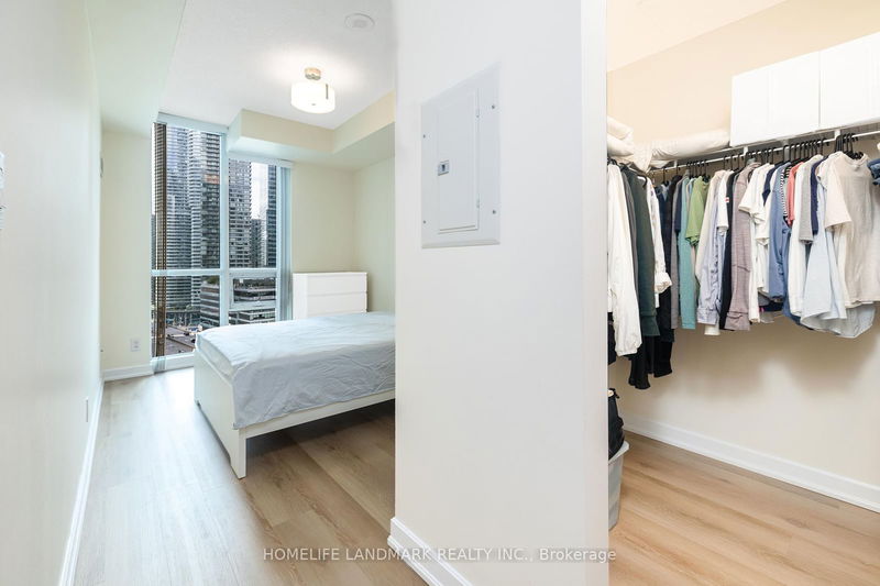  1711 - 18 Harbour St  Toronto, M5J 2Z6 | Image 13