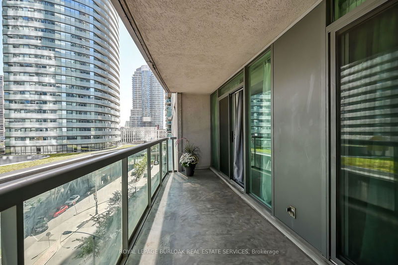  709 - 30 Grand Trunk Cres  Toronto, M5J 3A4 | Image 6