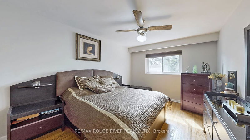 112 Billington Cres  Toronto, M3A 2G6 | Image 15