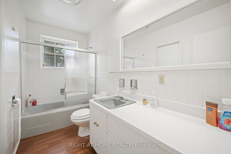 1 Toba Dr  Toronto, M2L 2Y1 | Image 13