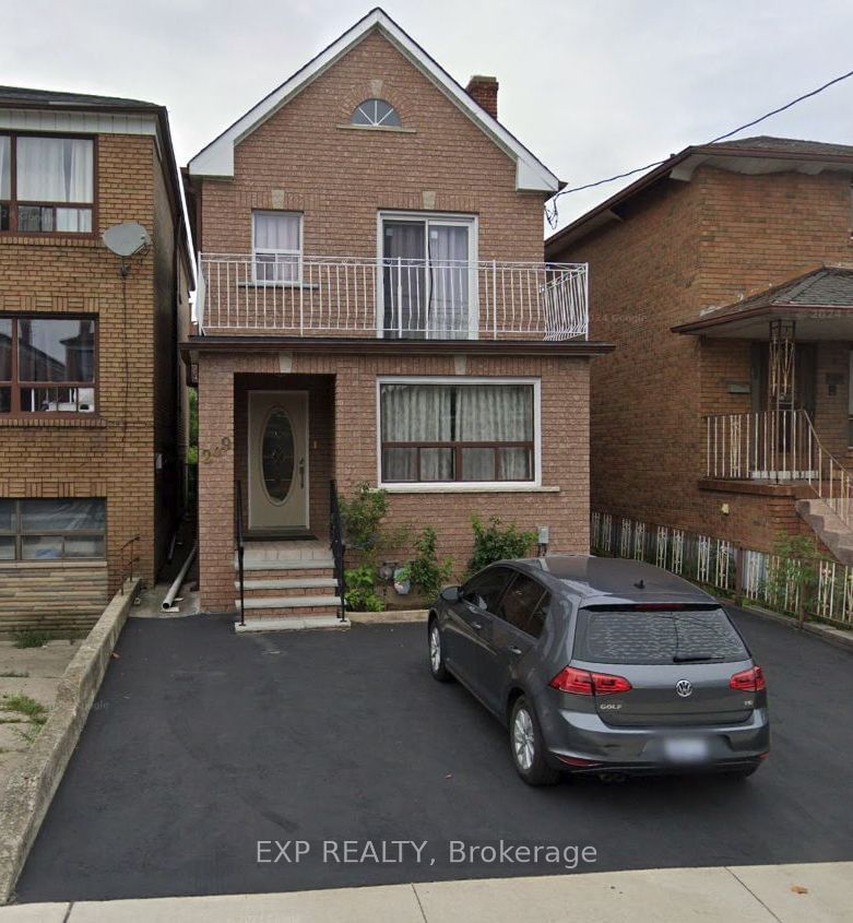 209 Cedric Ave  Toronto, M6C 3X9 | Image 1