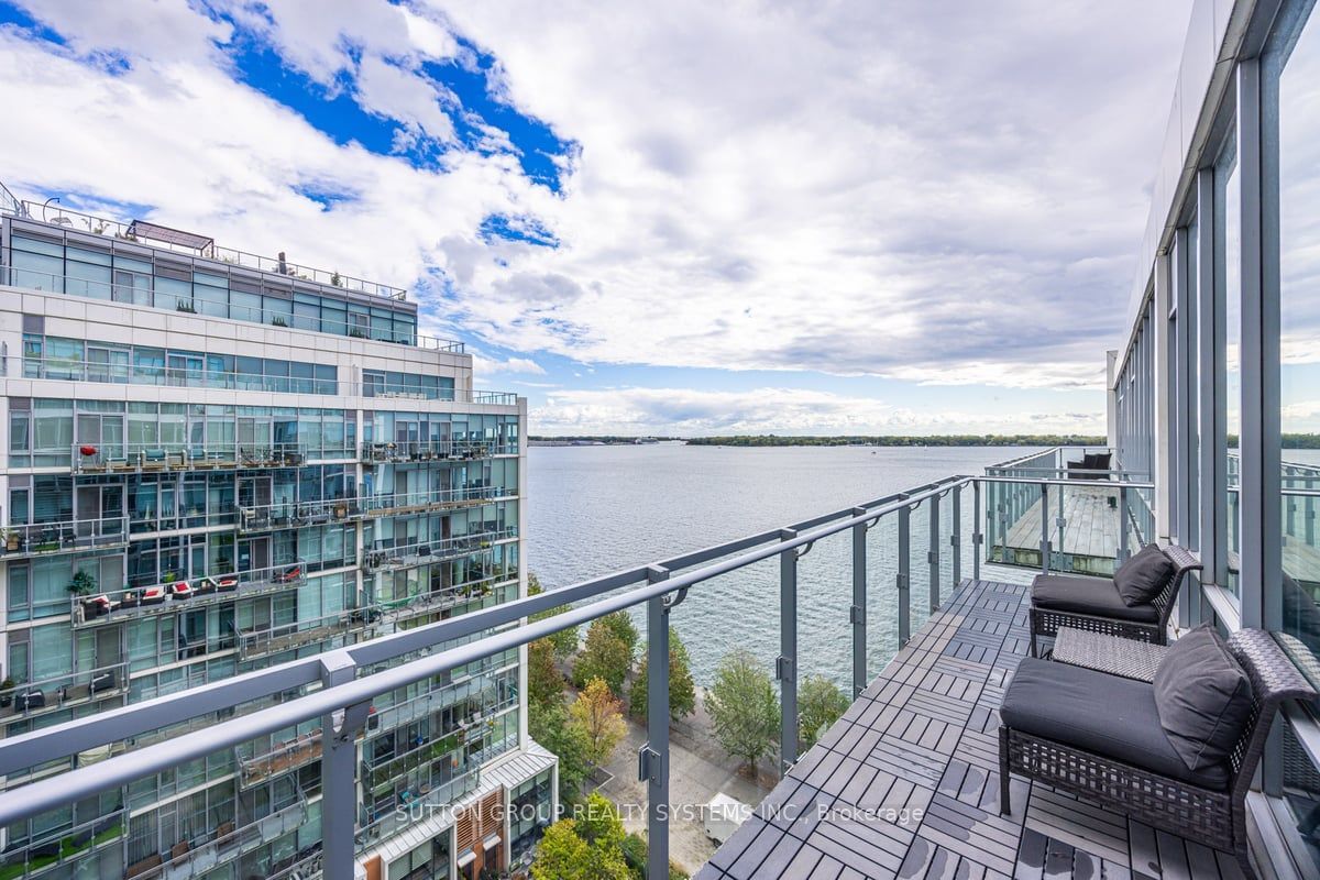 Building at 29 Queens Quay, Toronto, Waterfront Communities C8