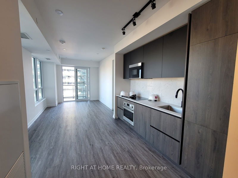 home for lease on 1002-108 Peter Street