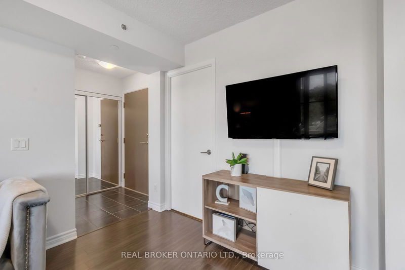  604 - 35 Saranac Blvd  Toronto, M6A 2G4 | Image 19