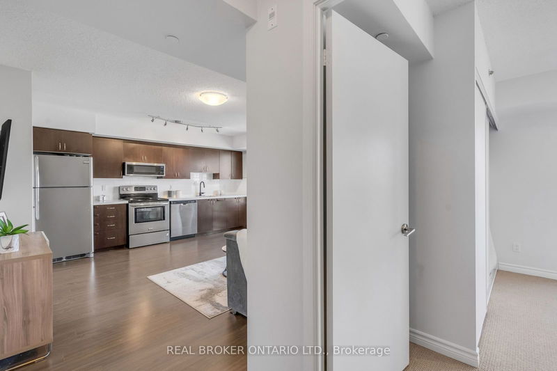  604 - 35 Saranac Blvd  Toronto, M6A 2G4 | Image 5