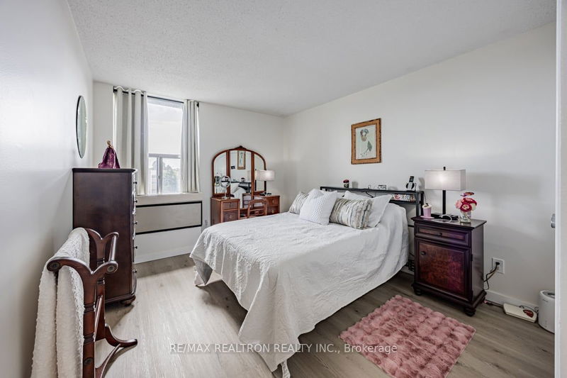  518E - 30 Fashion Roseway   Toronto, M2N 6B4 | Image 16