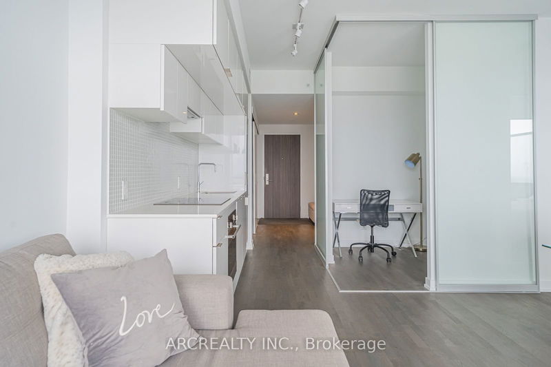  3206 - 185 Roehampton Ave  Toronto, M4P 0C6 | Image 12