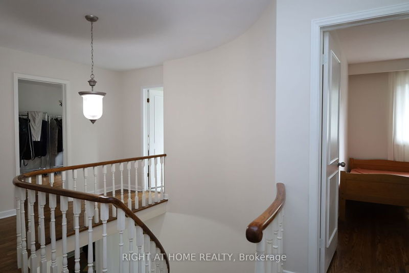 236 York Mills Rd  Toronto, M2L 1L1 | Image 20