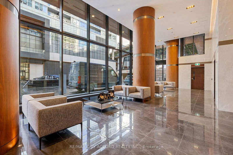 home for lease on 2015-17 Bathurst Street