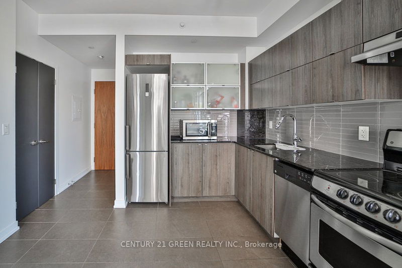  2404 - 170 Fort York Blvd  Toronto, M5V 0E6 | Image 11