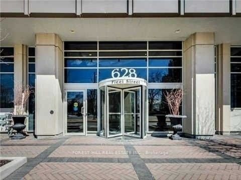 home for lease on 3002-628 Fleet Street