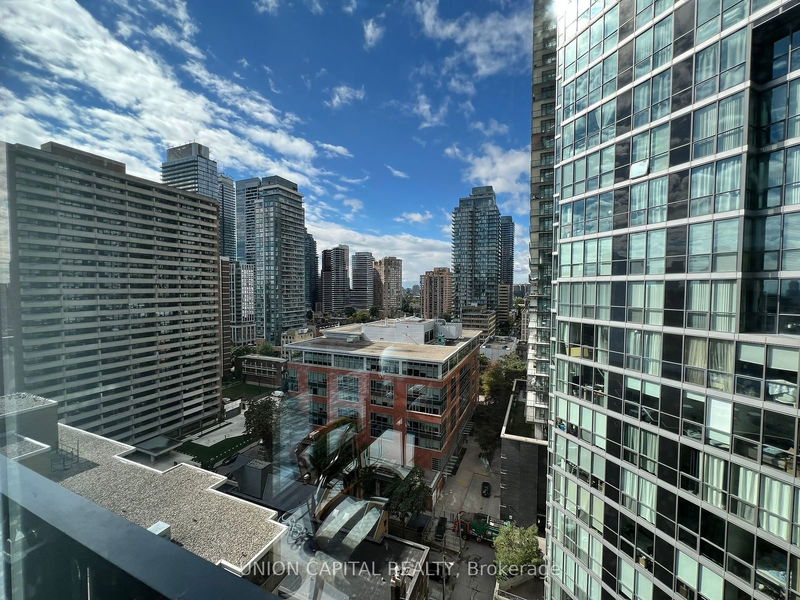  1406 - 55 Charles St  Toronto, M4Y 0J1 | Image 10