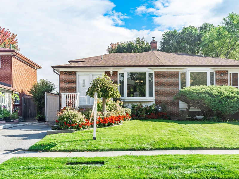 89 Painswick Cres  Toronto, M2J 3M5 | Image 1