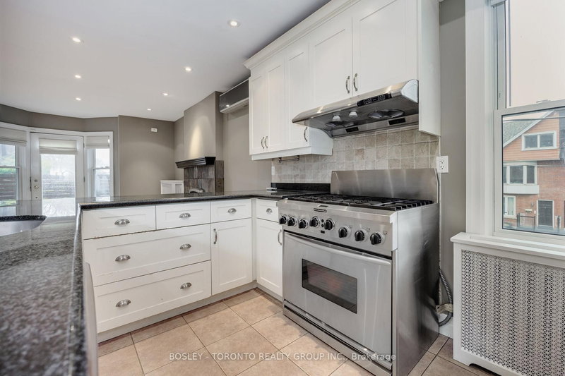 Upper - 253 Bedford Rd, Toronto, M5R 2L3 | Image 3