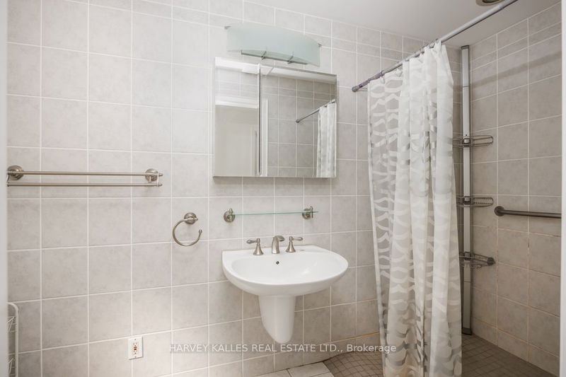 114 Palm Dr  Toronto, M3H 2C4 | Image 30