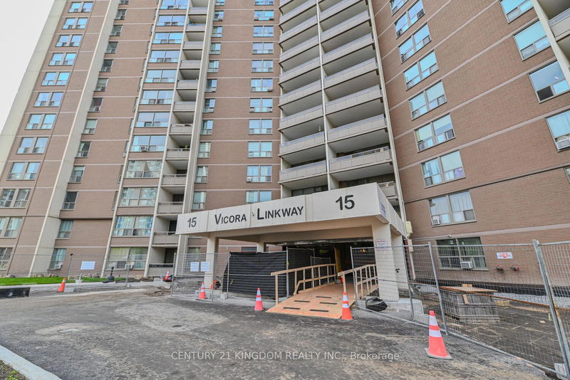  811 - 15 Vicora Link Way  Toronto, M3C 1A9 | Image 3