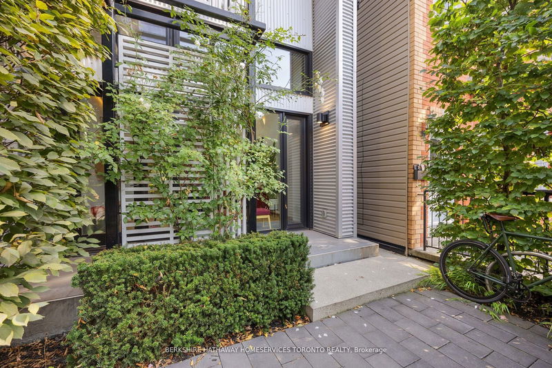 19 Fennings St  Toronto, M6J 3B9 | Image 2