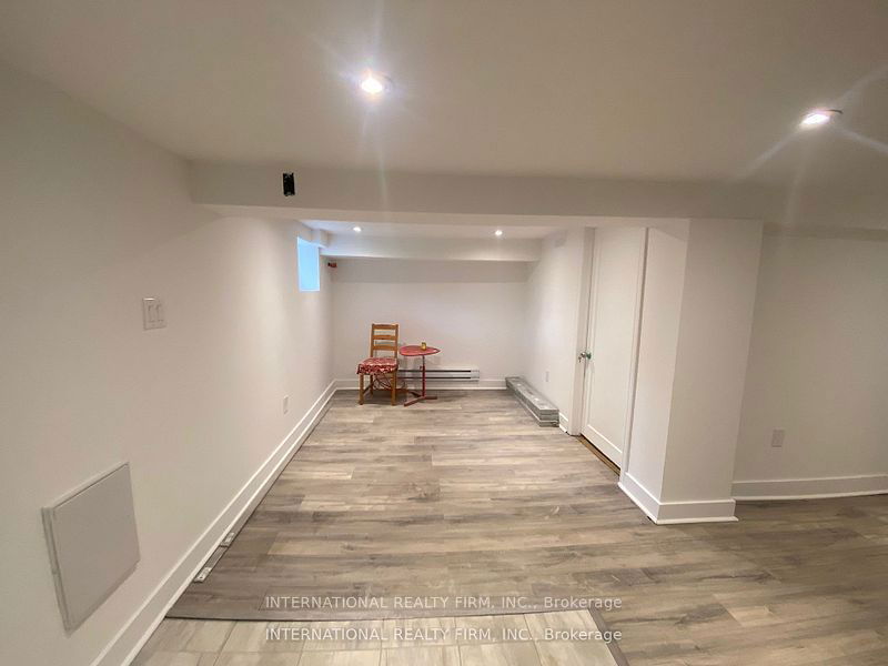 home for lease on 342 Glenholme Avenue