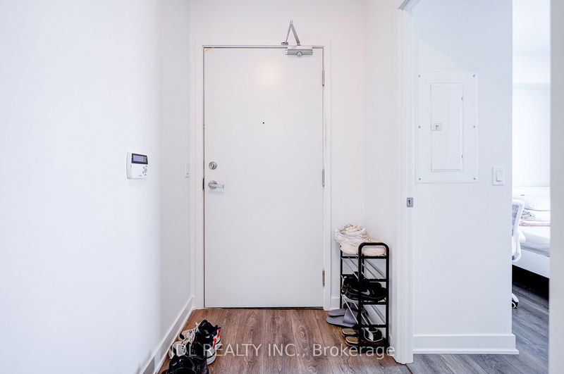  3104 - 99 Broadway Ave  Toronto, M4P 0E3 | Image 3