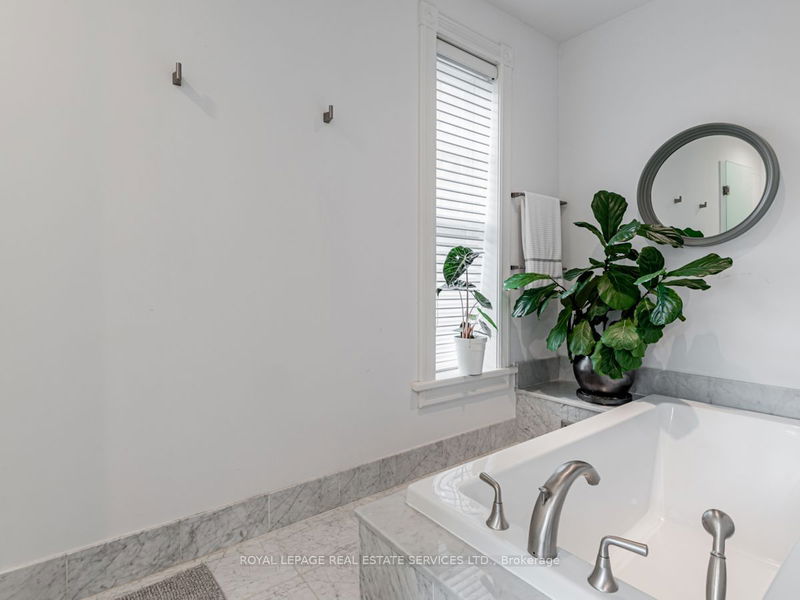 20 Howland Ave  Toronto, M5R 3B3 | Image 35