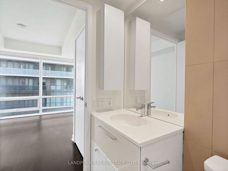  2609 - 15 Grenville St  Toronto, M4Y 0B9 | Image 32