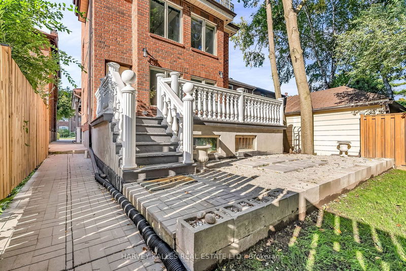 759 Eglinton Ave E Toronto, M4G 2K8 | Image 27