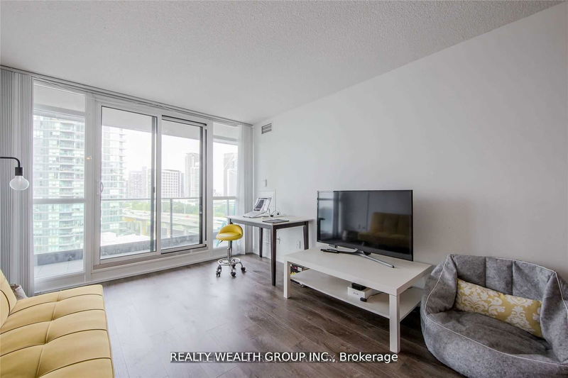  1475 - 209 Fort York Blvd  Toronto, M5V 4A1 | Image 3