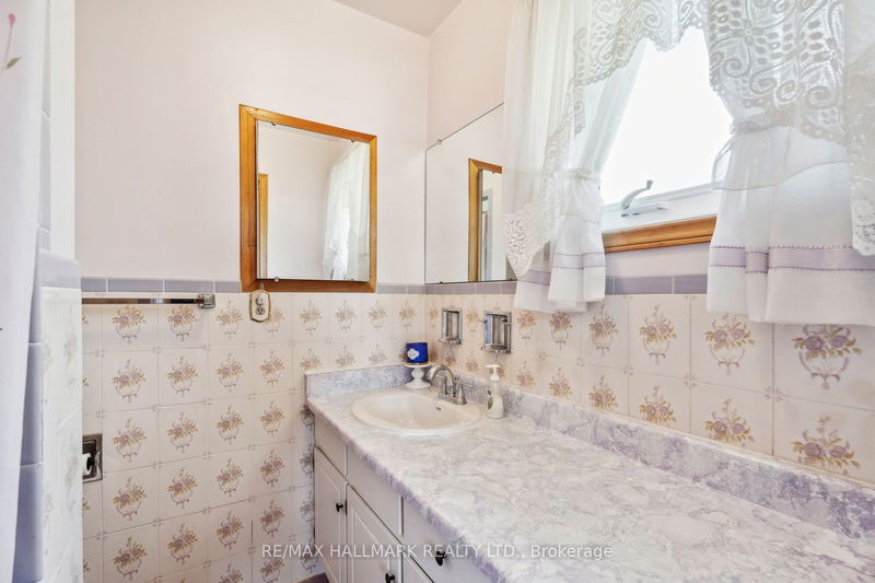 94 Pemberton Ave  Toronto, M2M 1Y5 | Image 19