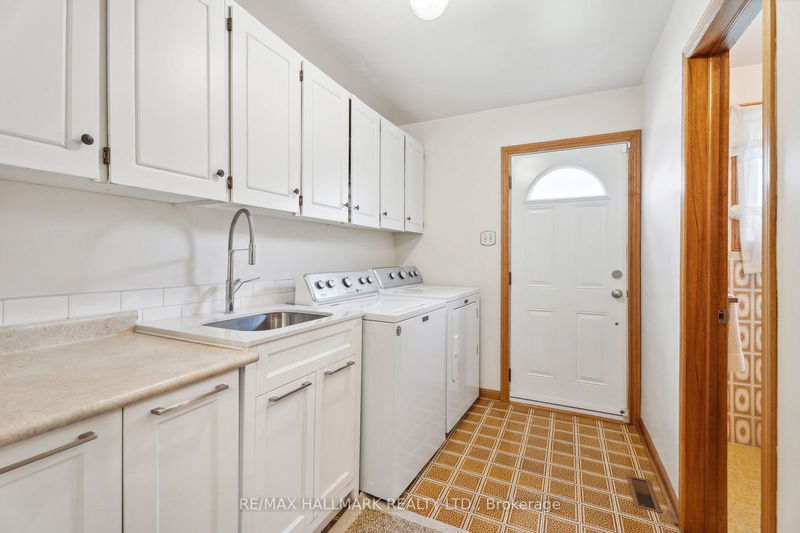 94 Pemberton Ave  Toronto, M2M 1Y5 | Image 29