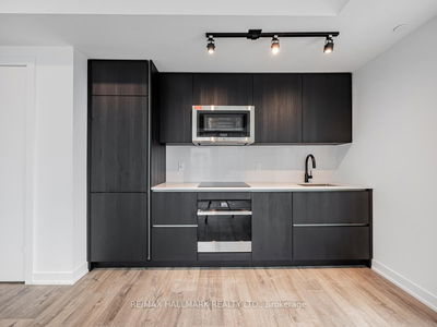Unit 3706 — 327 King St, Toronto - Waterfront Communities C1 image-0-4